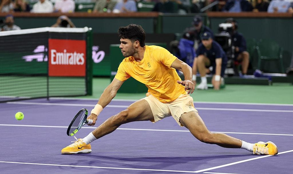 Carlos Alcaraz hitting a forehand during Indian Wells 2026 Round of 16 vs Casper Ruud on Court 1
